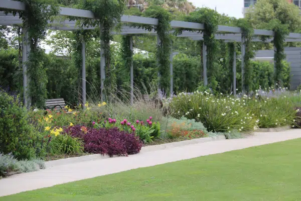 Pourquoi construire une pergola bioclimatique sur votre terrasse ?