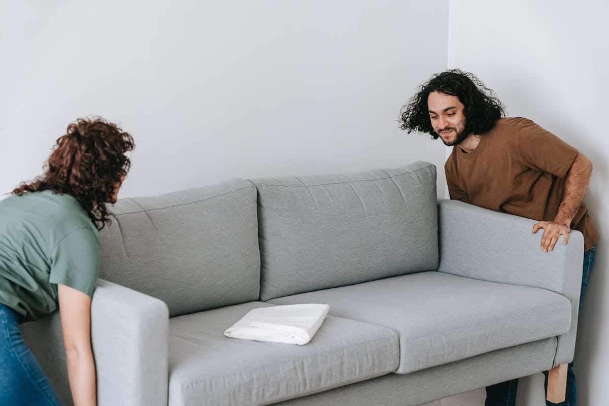 Conseils pratiques pour déplacer facilement votre canapé-lit lors de votre déménagement