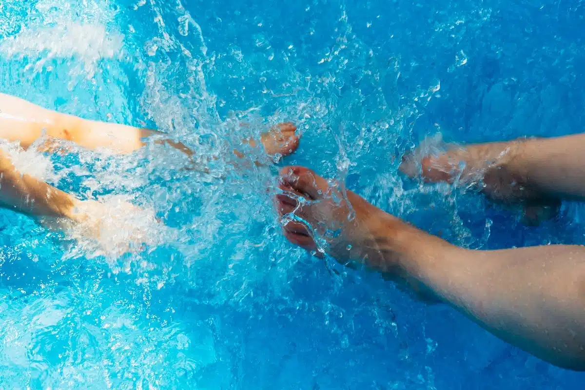 Sécurité piscine : les critères indispensables pour protéger votre bassin