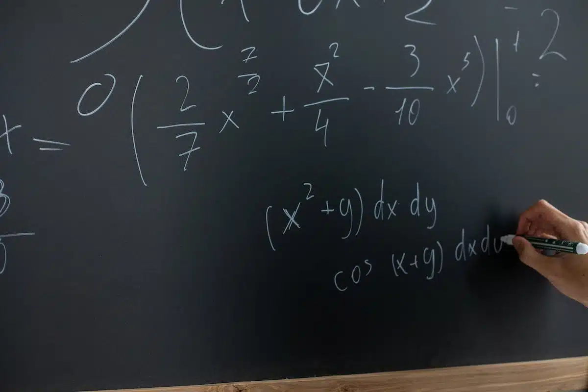 Comprendre la formule m3 pour calculer des mètres cubes facilement.