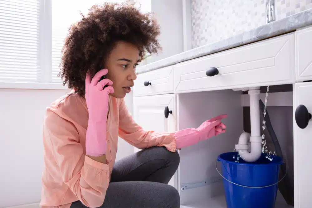Qui doit payer pour une fuite dans une location ?
