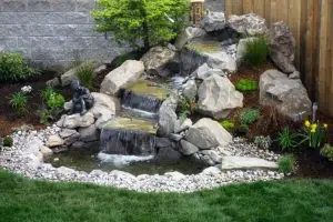 Cascade pour bassin : pourquoi l’installer ?