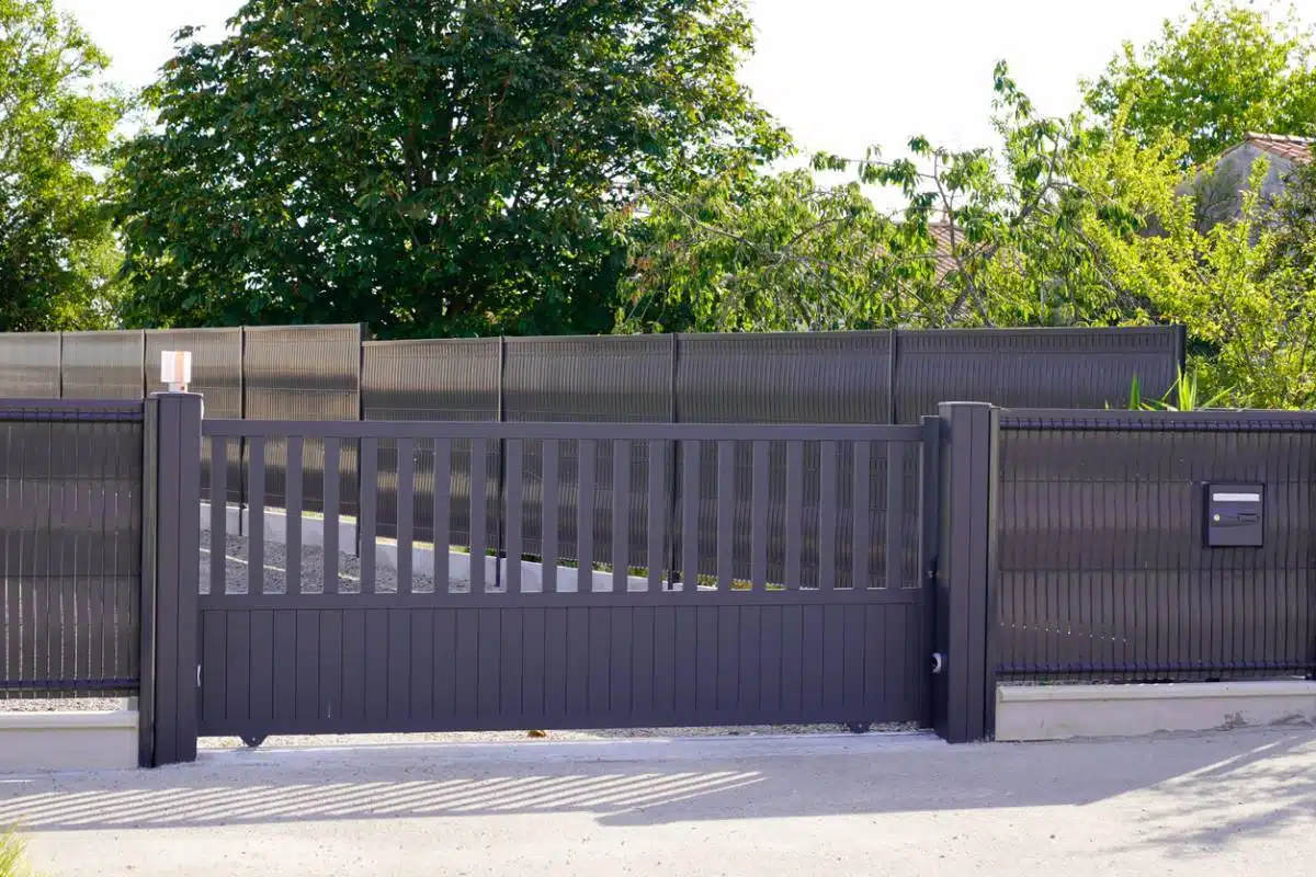 Choisissez l’aluminium pour votre portail ou votre clôture