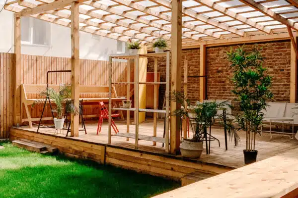 Créez votre oasis estivale : transformez votre jardin en un lieu de détente