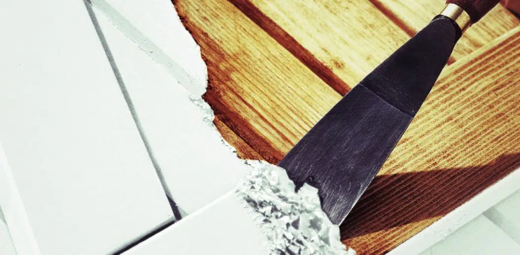 Comment enlever de la peinture sur du bois ?