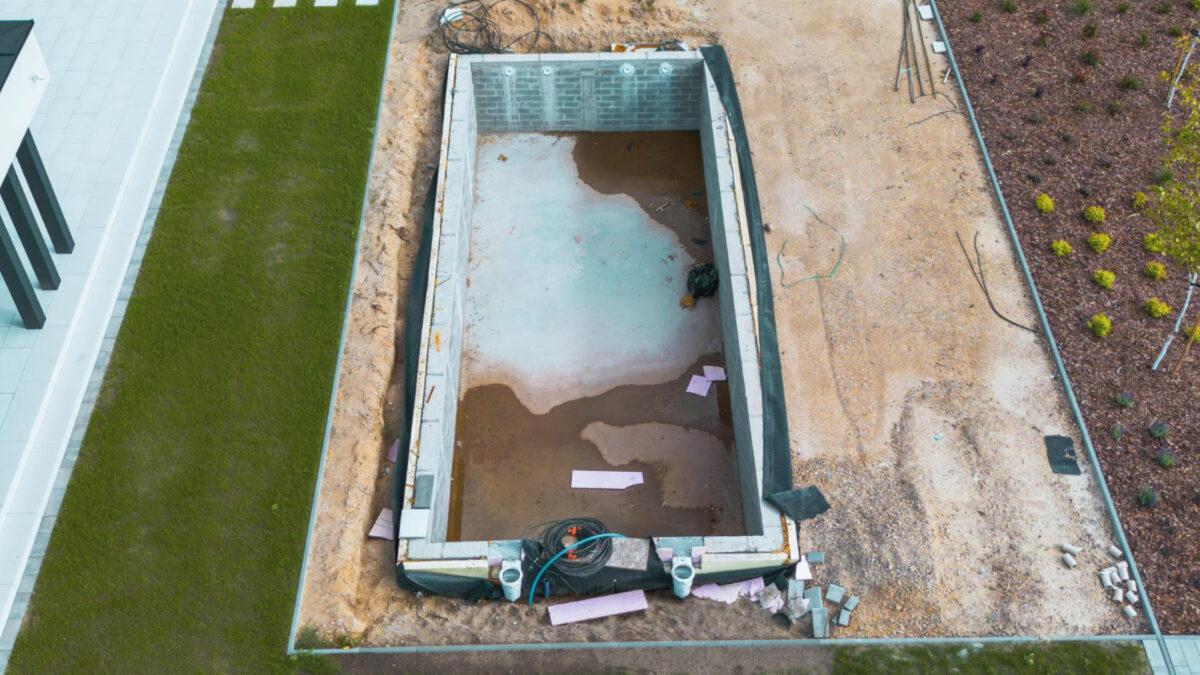 Des conseils essentiels pour l’installation d’une piscine par un professionnel