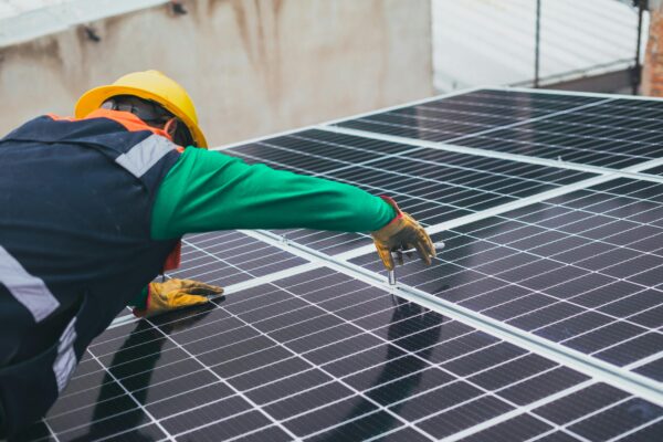 Tous les secrets des aides pour panneaux solaires révélés