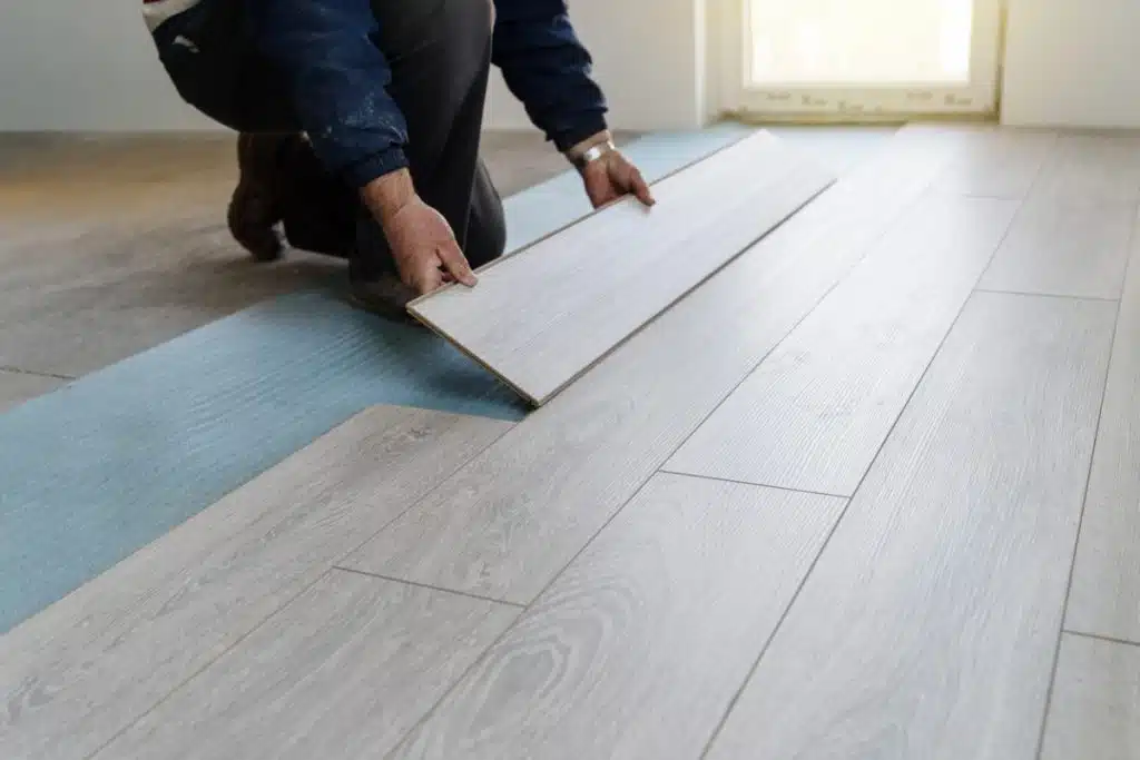 poser un parquet flottant sur de la moquette