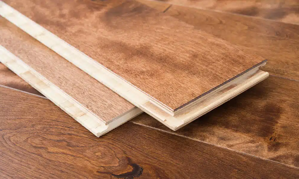 Comment poser un parquet sur un vieux plancher bois ?