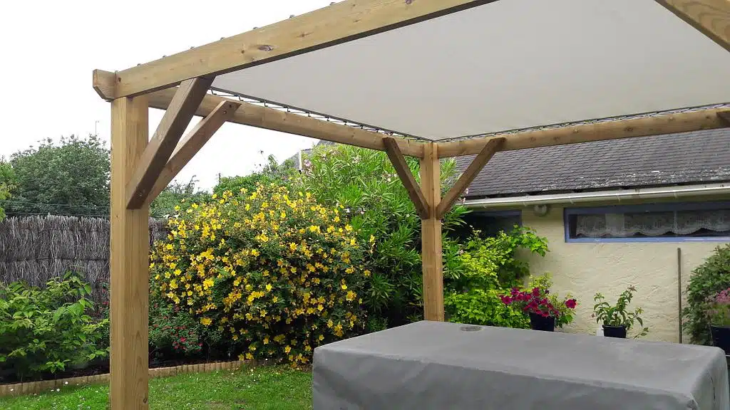 Comment bien choisir sa bâche de pergola ?