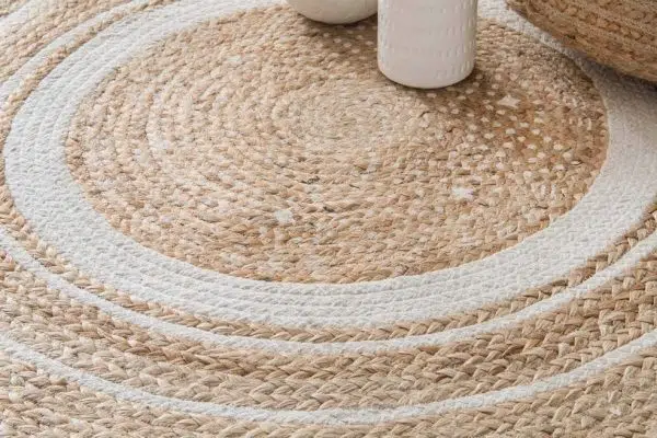 Comment laver un tapis en toile de jute ?