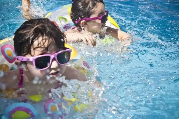 Tout savoir sur la piscine avec plage immergée